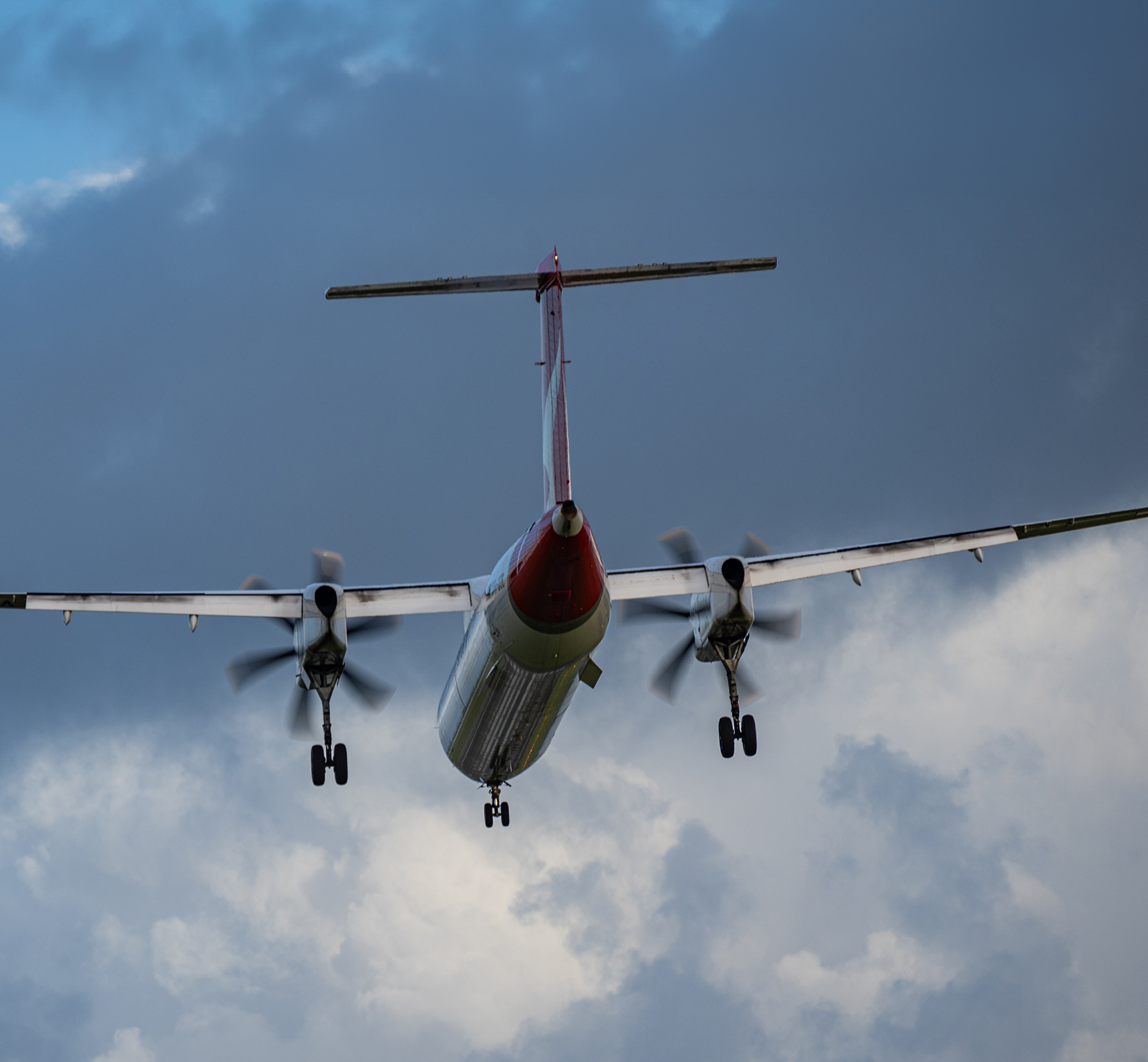 Dash 8 overhead