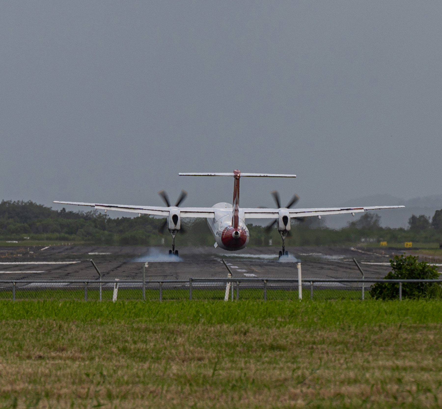 Dash 8 brakes on