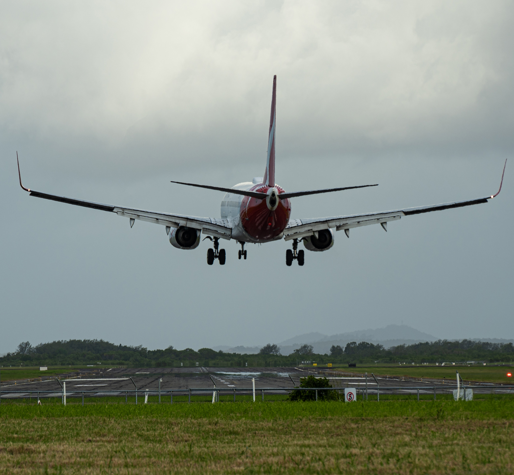 Qantas Jet Landing